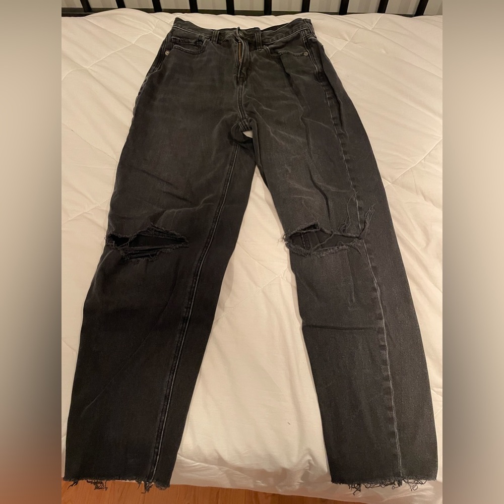 American eagle relaxed mom fit black jeans. Size 2